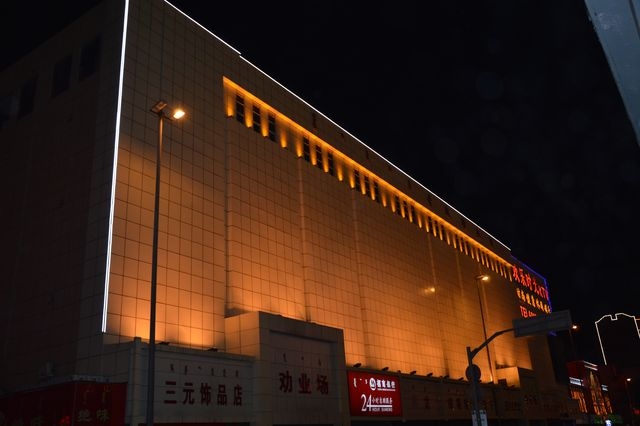 南京诺尔迅户外LED亮化工程案例